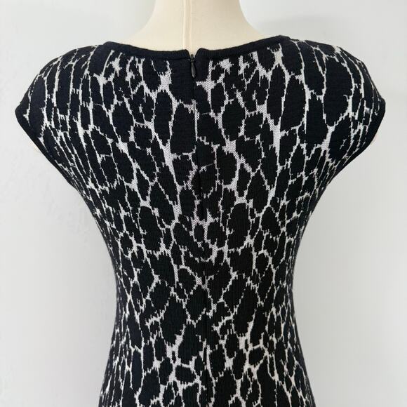 St. John Knit Sheath Dress Cap Sleeve Knee-Length Black/White Animal Print 2 - Picture 7 of 11